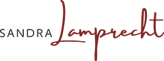 Logo von Sandra Lamprecht Virtuelle Assistenz. Schriftzug des Namens in schwarz und rot.